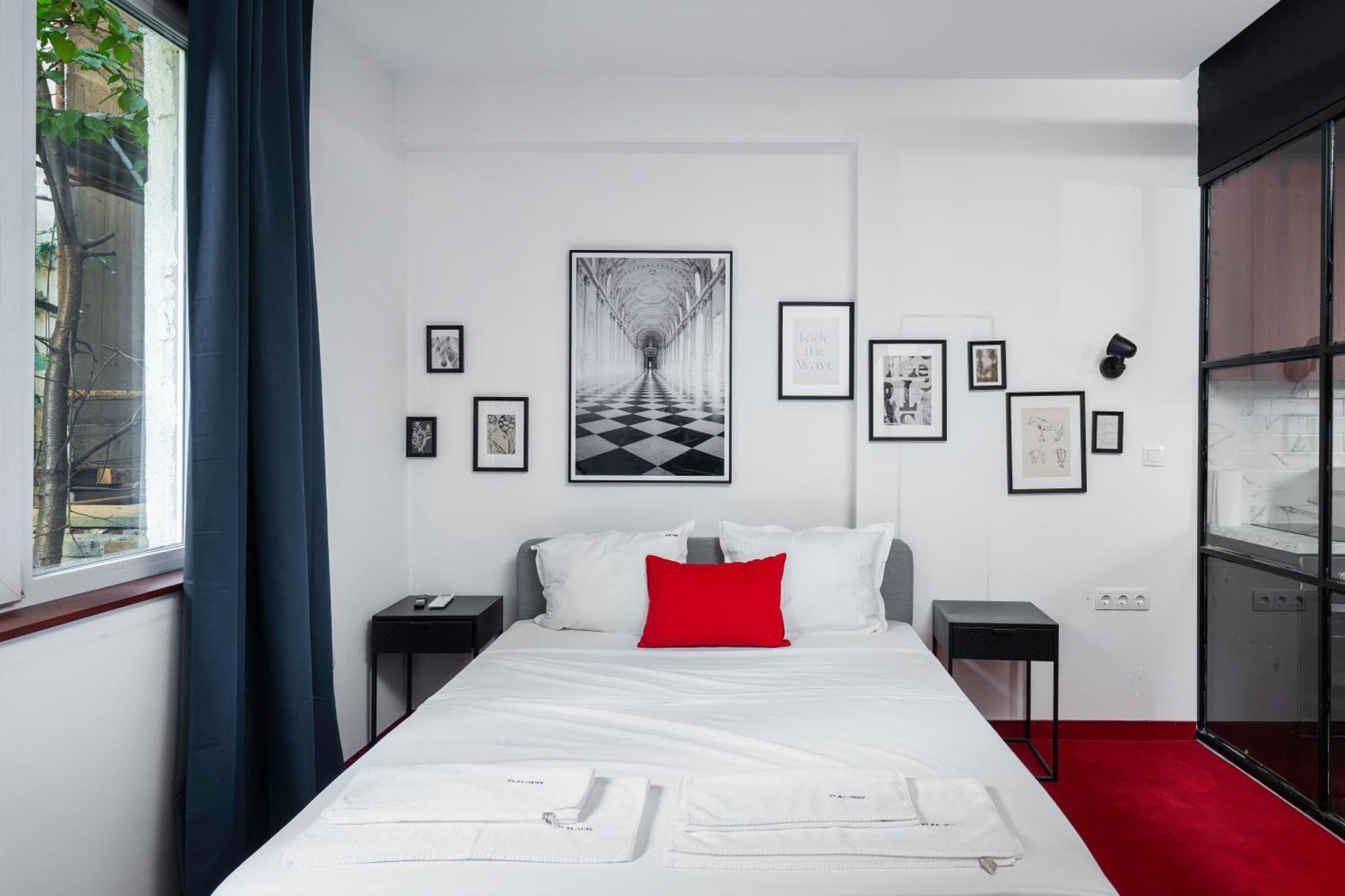 Central Art-Inspired Flat With Private Garage Sofya Dış mekan fotoğraf