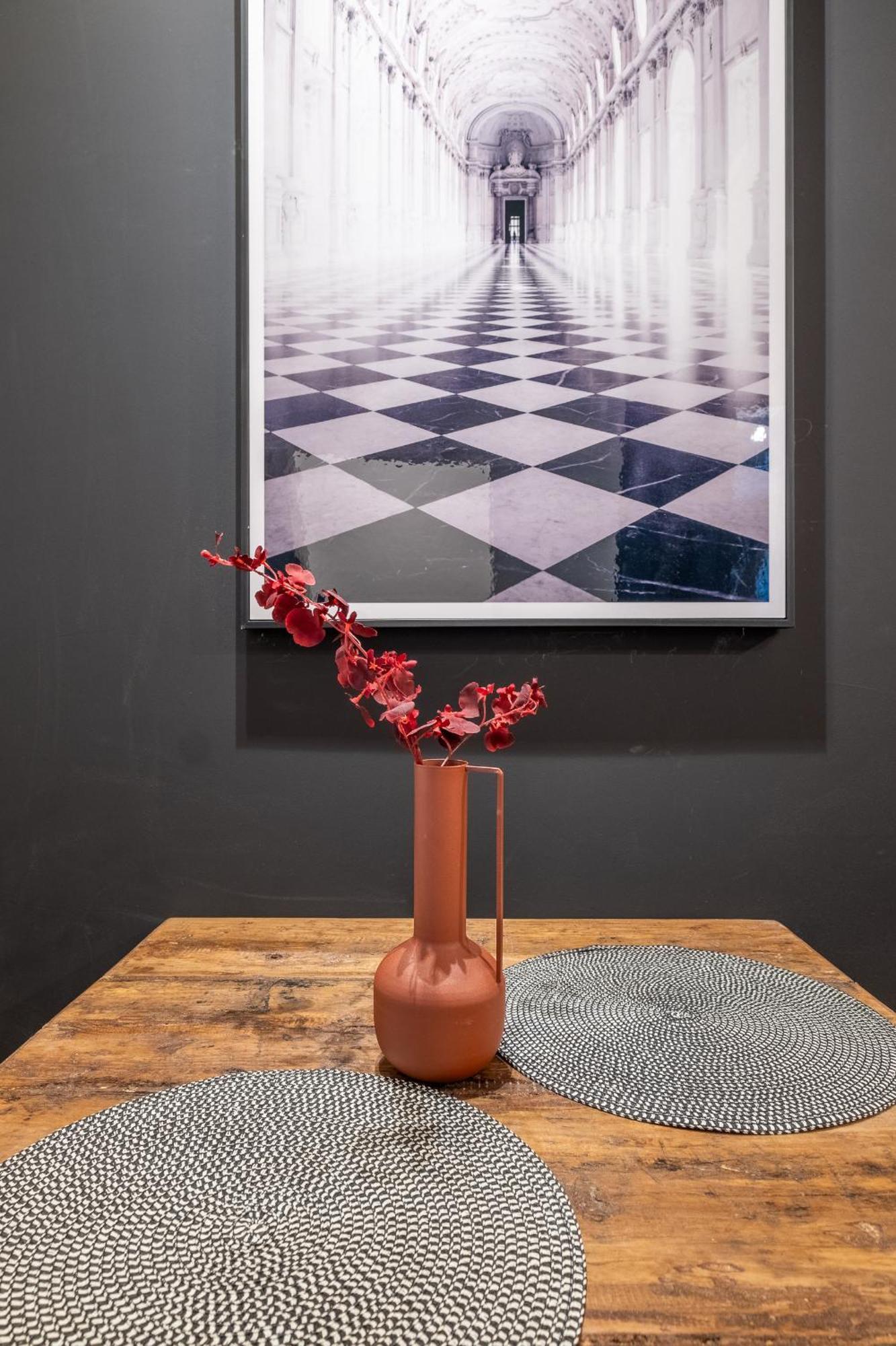 Central Art-Inspired Flat With Private Garage Sofya Dış mekan fotoğraf