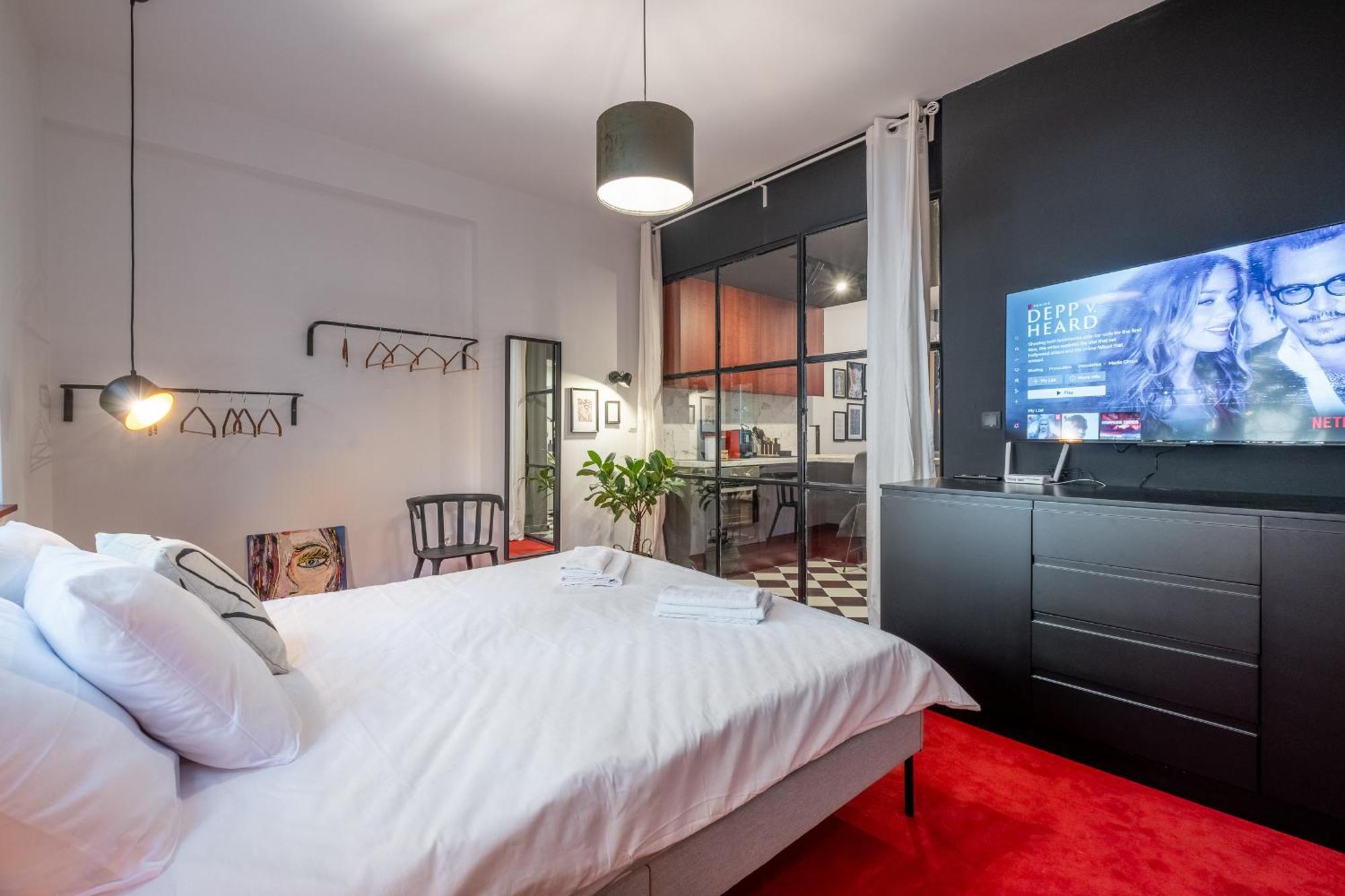 Central Art-Inspired Flat With Private Garage Sofya Dış mekan fotoğraf