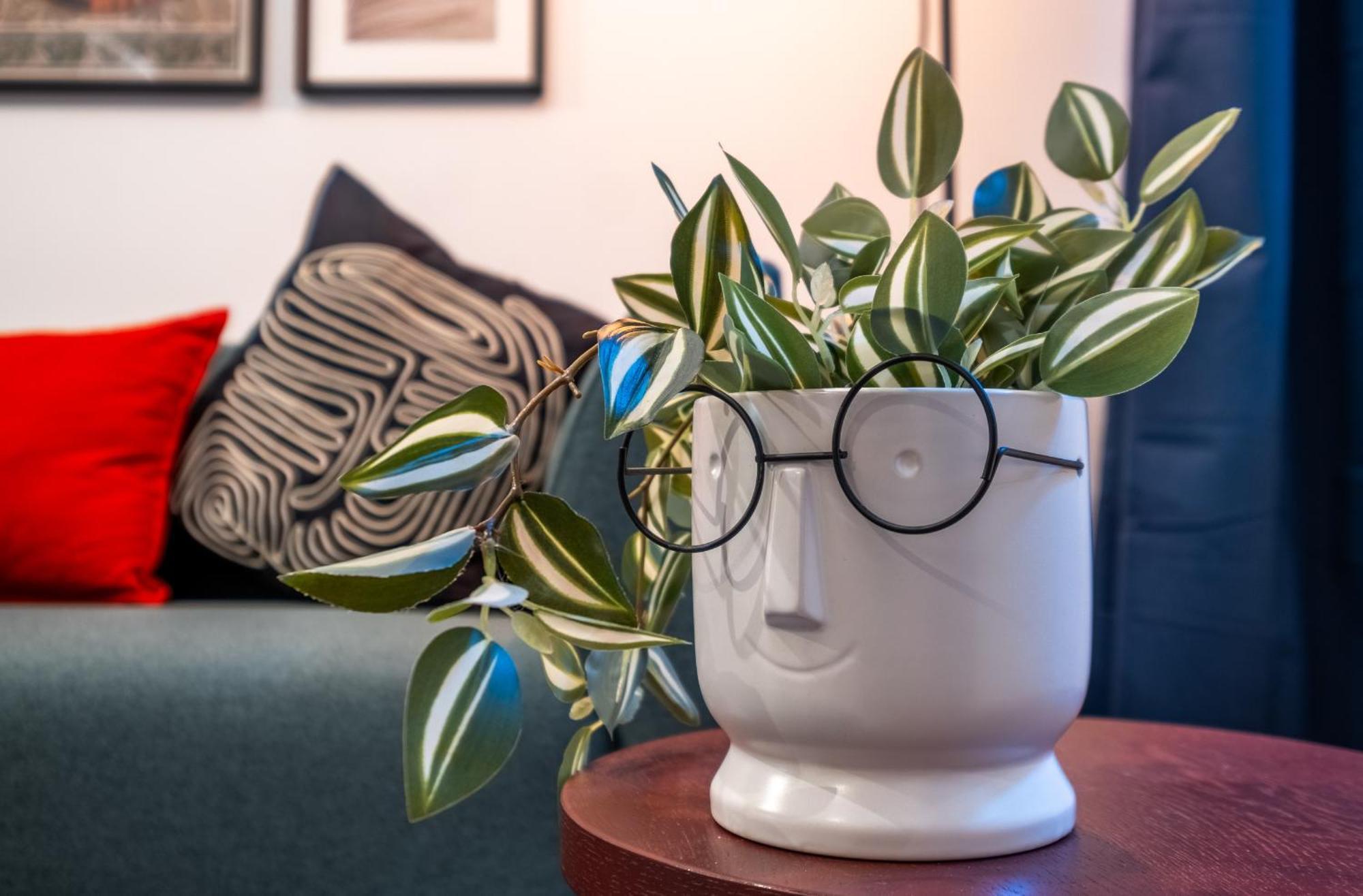 Central Art-Inspired Flat With Private Garage Sofya Dış mekan fotoğraf